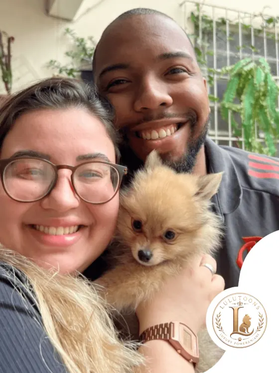 Criança com filhote Lulu Toons